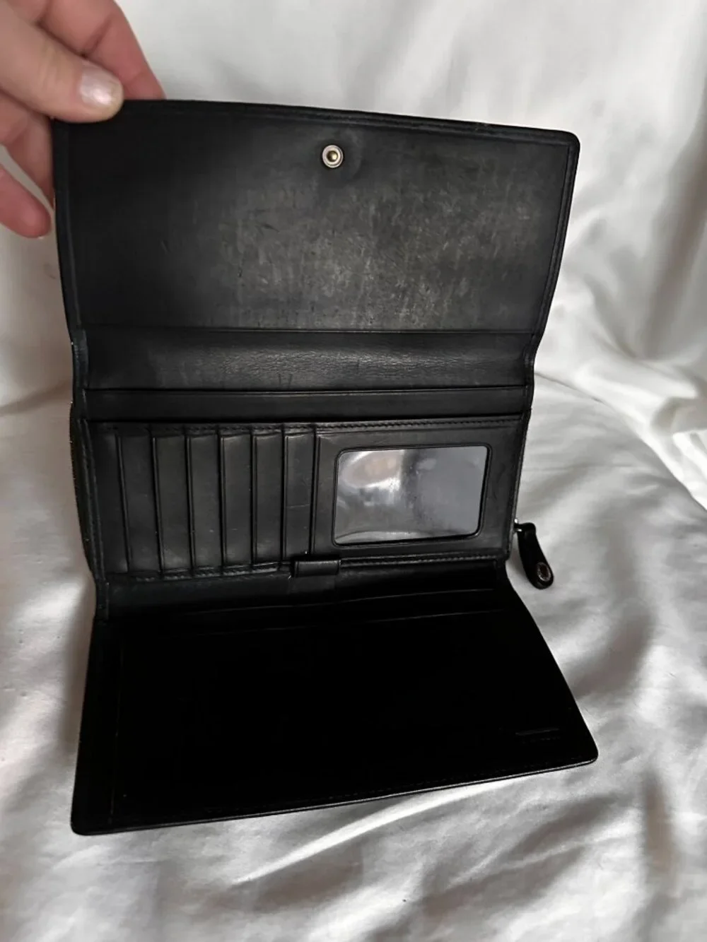 Coach Legacy Black Vintage Trifold leather Wallet With Checkbook Pocket Zip Arou